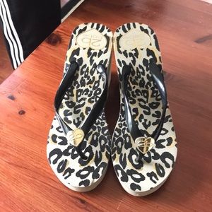Bebe flip flops
